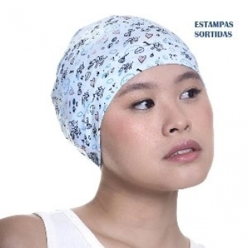 TOUCA NERO SANTA CLARA ESTAMPADA C/ BARRA